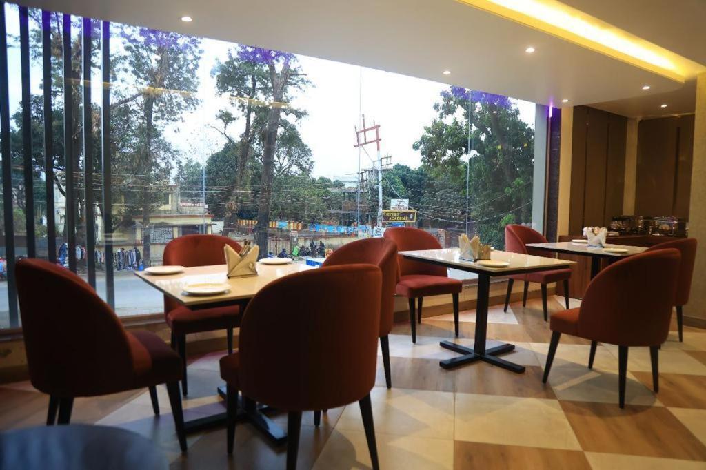 Sapphire Sky Hotel Dehradun Esterno foto